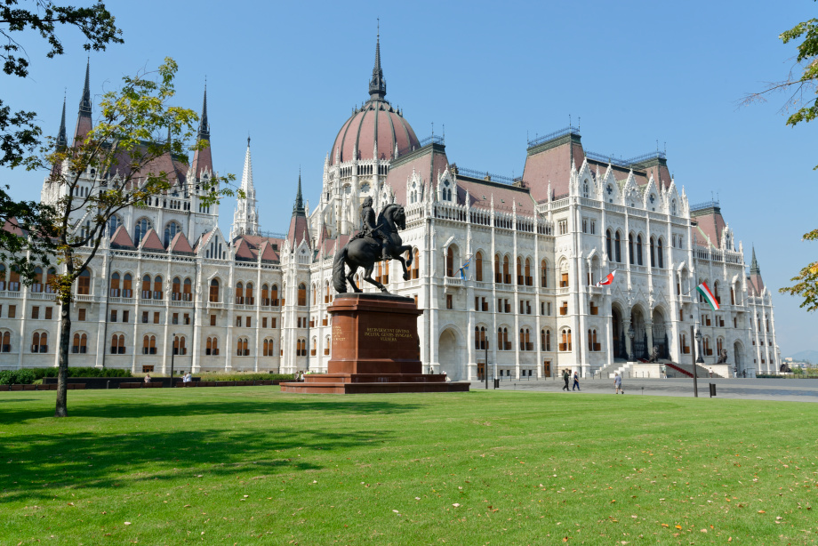Façade du parlement de Budapest